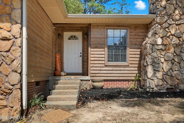 108 Wynndale Lake Road, Terry, MS 39170