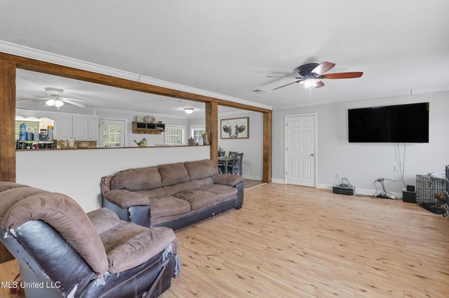 108 Wynndale Lake Road, Terry, MS 39170