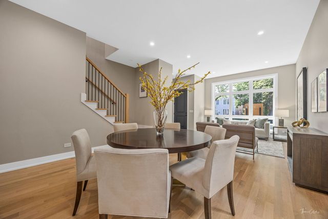 1642 W Wolfram Street, Chicago, IL 60657