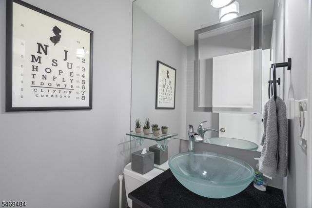 575 Grove F-1, Clifton City, NJ 07013