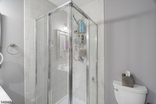 575 Grove F-1, Clifton City, NJ 07013