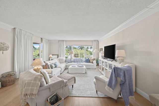 50 East Road 3D, Delray Beach, FL 33483