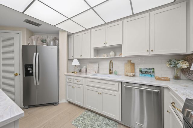 50 East Road 3D, Delray Beach, FL 33483
