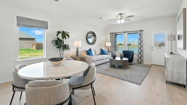1213 Silent Peak Drive, Princeton, TX 75407