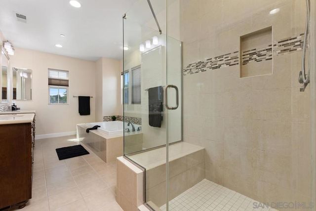 13566 Arroyo Dale Lane, San Diego, CA 92130