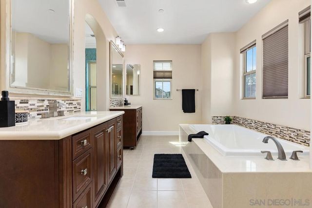 13566 Arroyo Dale Lane, San Diego, CA 92130