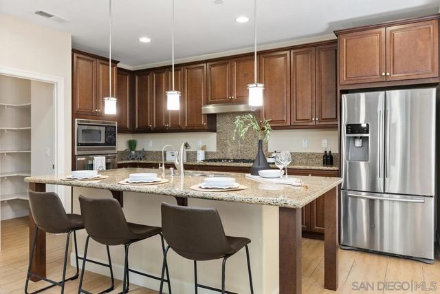 13566 Arroyo Dale Lane, San Diego, CA 92130