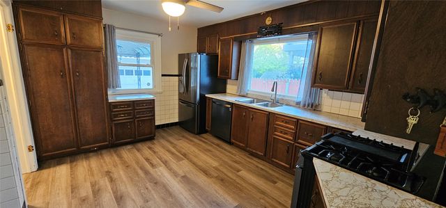 2913 ELMWOOD Avenue, Erie, PA 16508