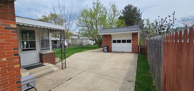 2913 ELMWOOD Avenue, Erie, PA 16508