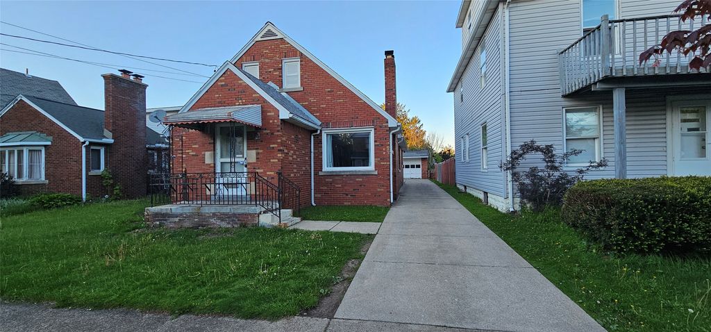 2913 ELMWOOD Avenue, Erie, PA 16508