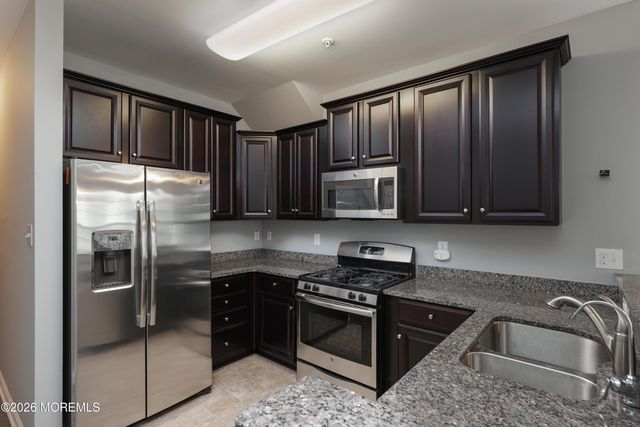 43 Jake Drive, Tinton Falls, NJ 07712