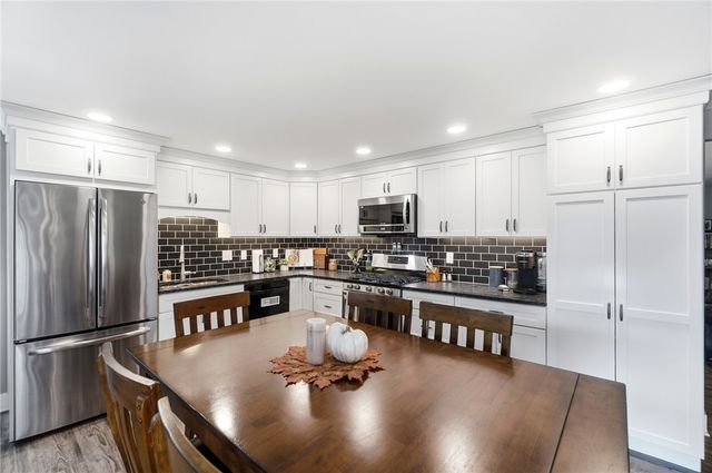 6906 Michelle Place, Clayton, OH 45322