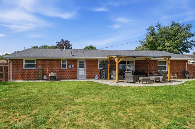 6906 Michelle Place, Clayton, OH 45322