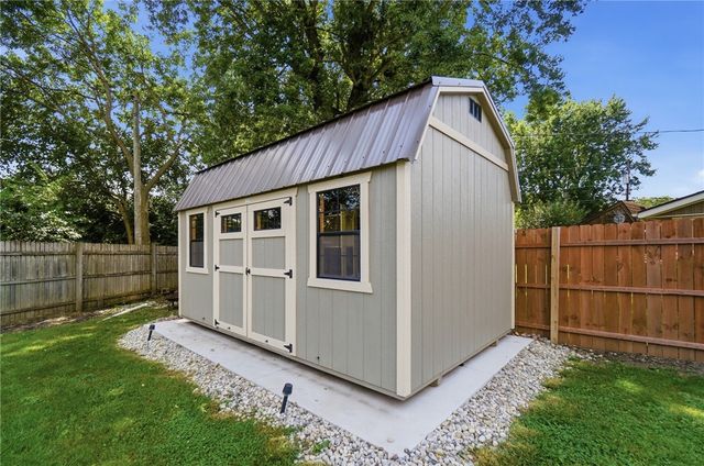 6906 Michelle Place, Clayton, OH 45322