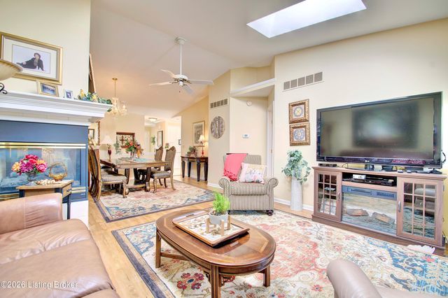 8465 Bridle Ct, Florence, KY 41042