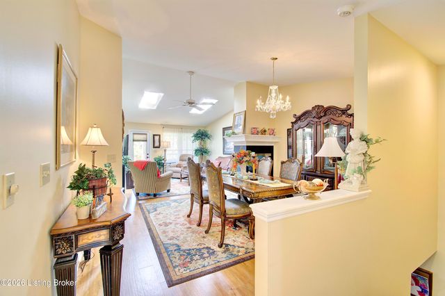 8465 Bridle Ct, Florence, KY 41042