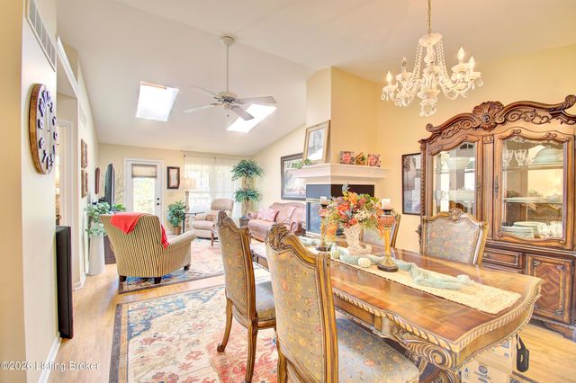 8465 Bridle Ct, Florence, KY 41042