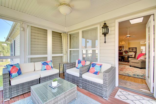 8465 Bridle Ct, Florence, KY 41042