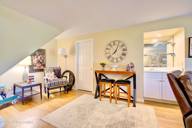 8465 Bridle Ct, Florence, KY 41042