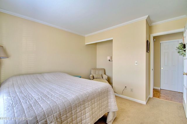 8465 Bridle Ct, Florence, KY 41042