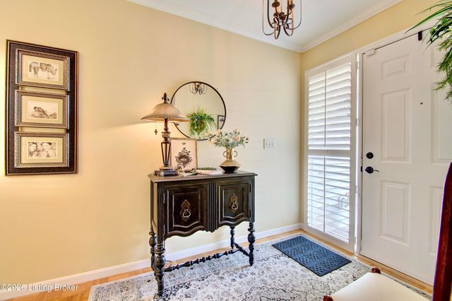 8465 Bridle Ct, Florence, KY 41042