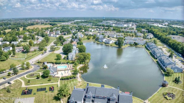 8465 Bridle Ct, Florence, KY 41042