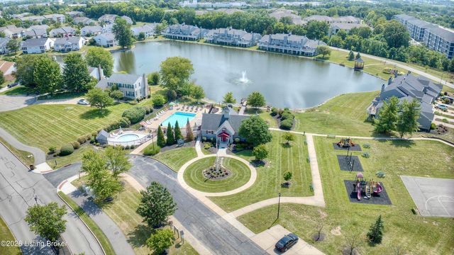 8465 Bridle Ct, Florence, KY 41042