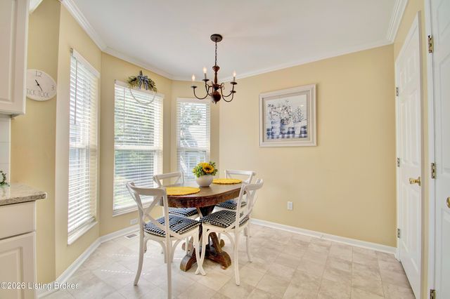 8465 Bridle Ct, Florence, KY 41042