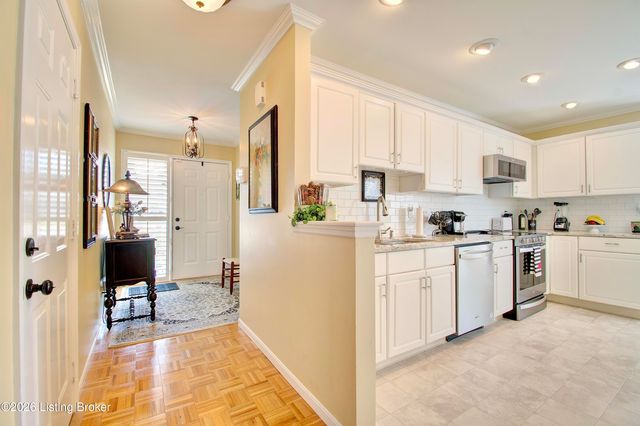 8465 Bridle Ct, Florence, KY 41042