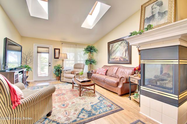 8465 Bridle Ct, Florence, KY 41042