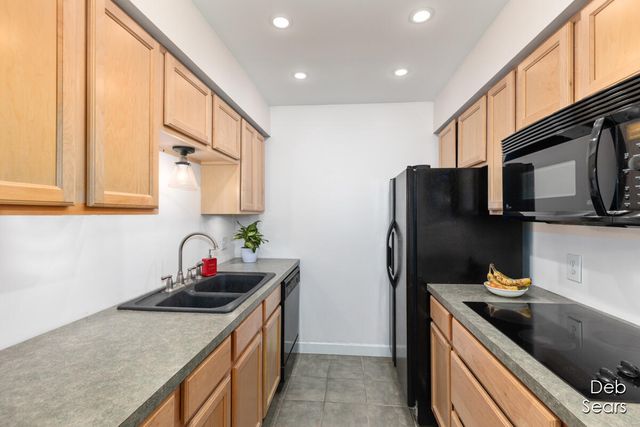 17542 Parkwood G, Spring Lake, MI 49456