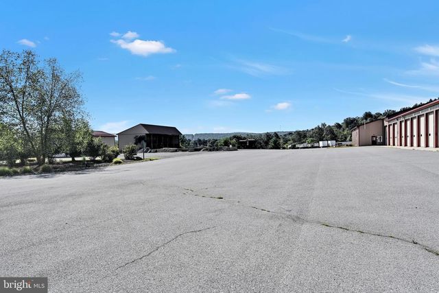 1942 PAPPY'S LANE, Orwigsburg, PA 17961