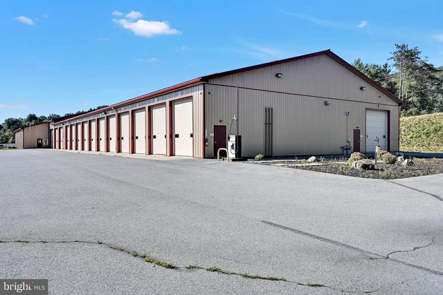 1942 PAPPY'S LANE, Orwigsburg, PA 17961