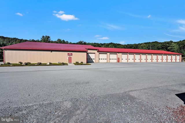 1942 PAPPY'S LANE, Orwigsburg, PA 17961
