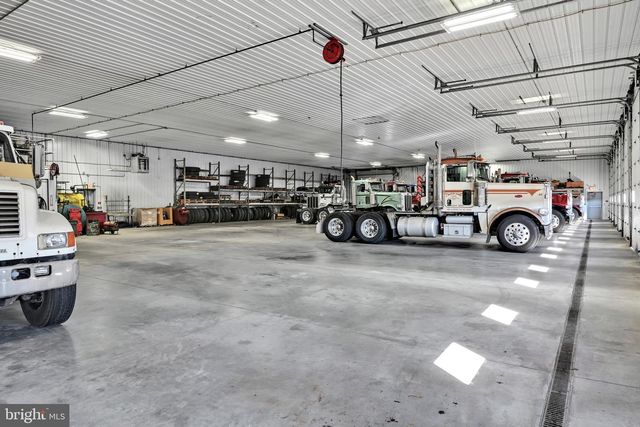1942 PAPPY'S LANE, Orwigsburg, PA 17961