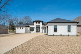 9 Linares Lane, Hot Springs Village, AR 71909