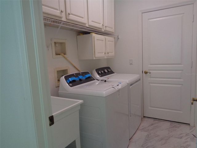 6102 SAVOY CIRCLE, Lutz, FL 33558