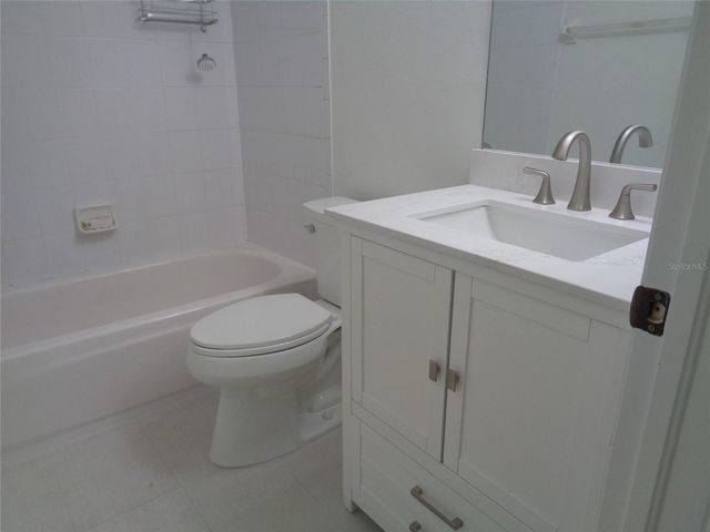 6102 SAVOY CIRCLE, Lutz, FL 33558