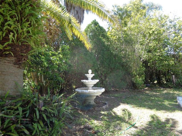 6102 SAVOY CIRCLE, Lutz, FL 33558