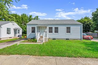 656 Ford Avenue, Elgin, IL 60120
