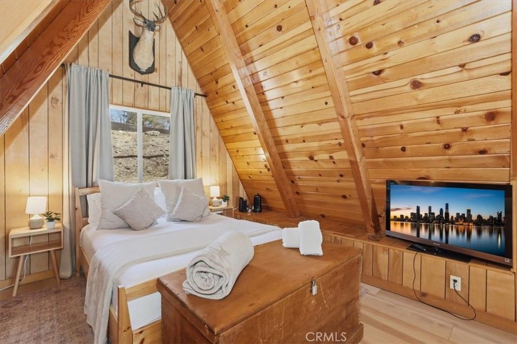 Image 21 of property listing at 1146 Ridge, Fawnskin, CA 92333