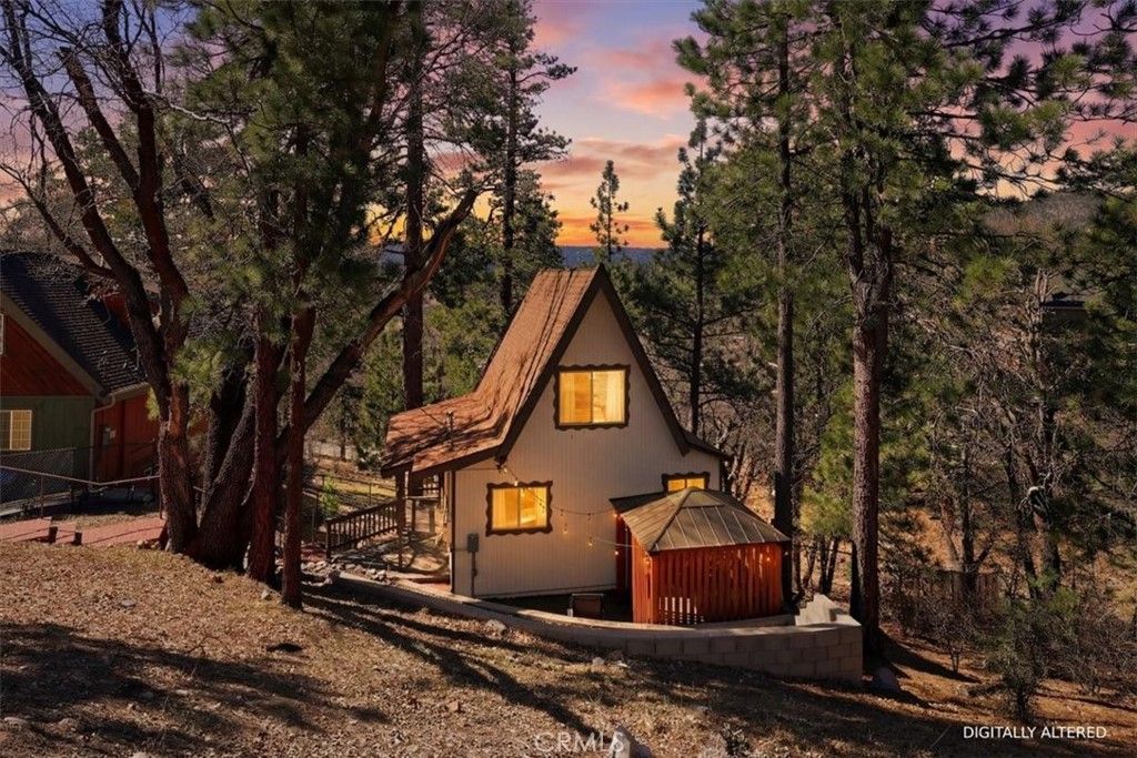 Image 28 of property listing at 1146 Ridge, Fawnskin, CA 92333