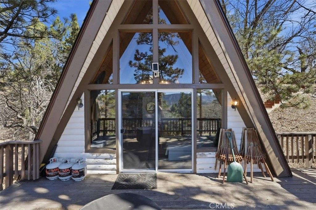 Image 31 of property listing at 1146 Ridge, Fawnskin, CA 92333