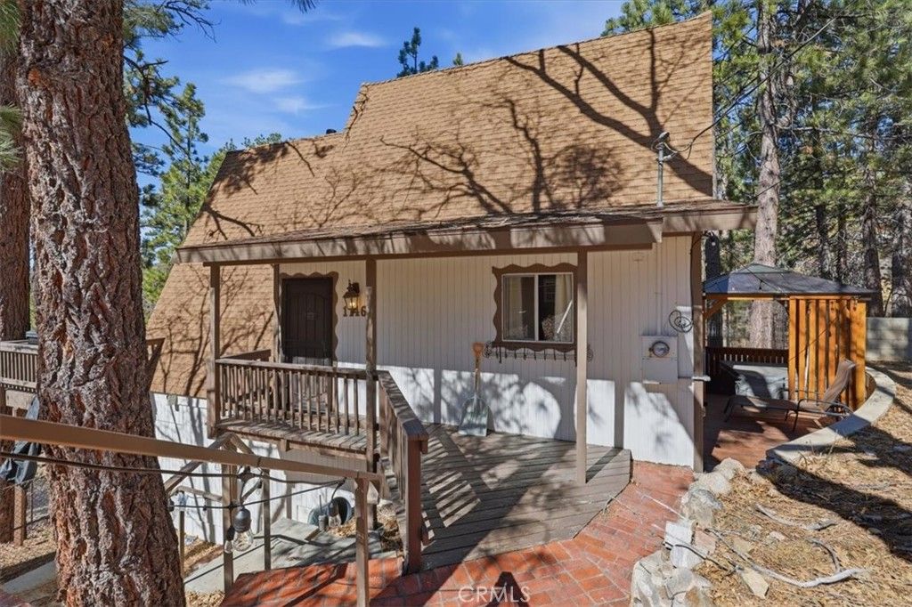 Image 32 of property listing at 1146 Ridge, Fawnskin, CA 92333