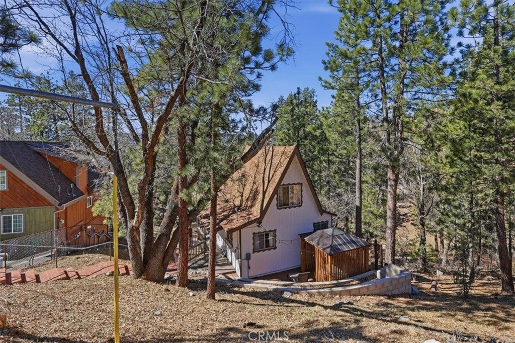 Image 33 of property listing at 1146 Ridge, Fawnskin, CA 92333