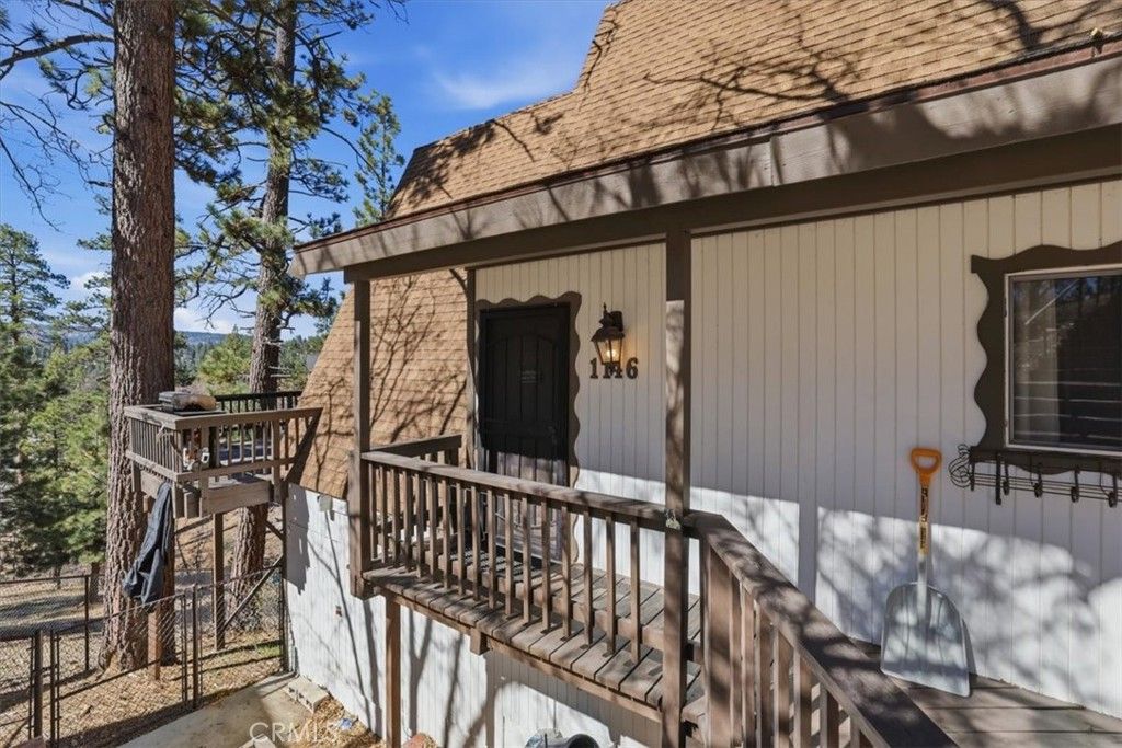 Image 34 of property listing at 1146 Ridge, Fawnskin, CA 92333