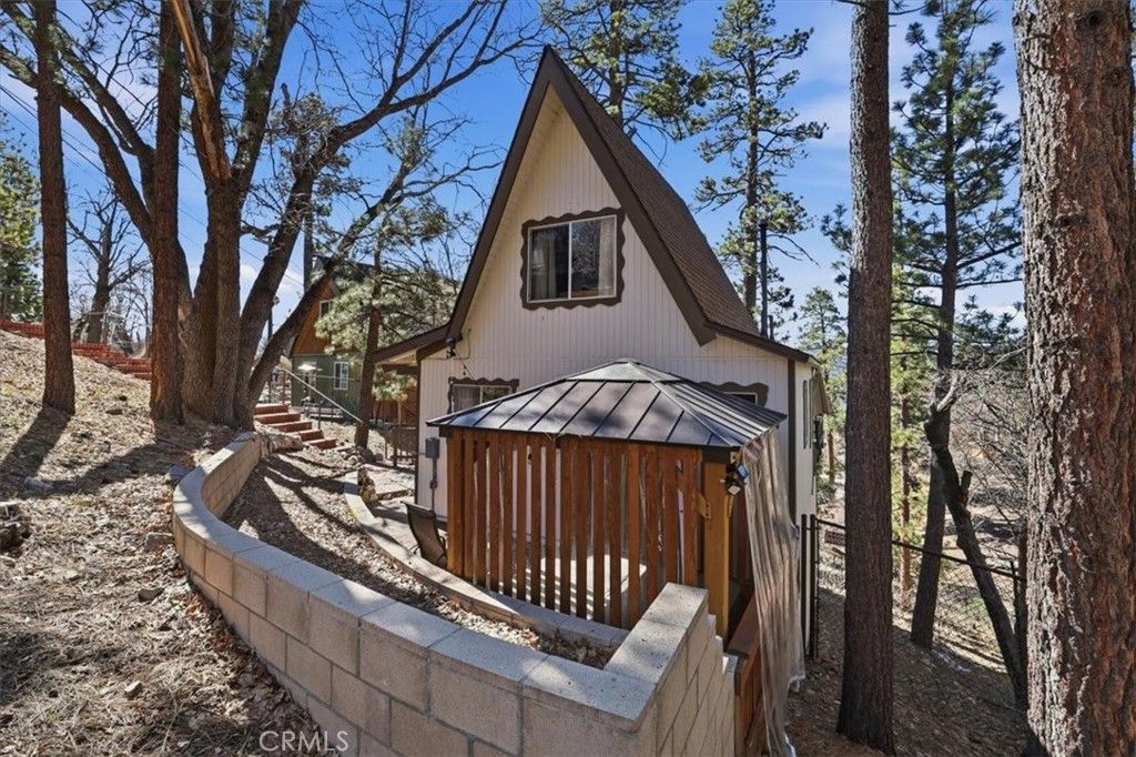 Image 36 of property listing at 1146 Ridge, Fawnskin, CA 92333