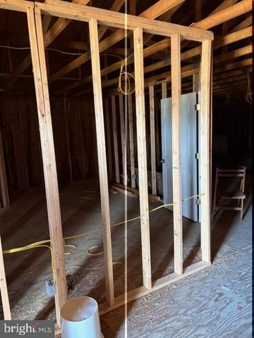 212 W GARDEN RD, Vineland, NJ 08360