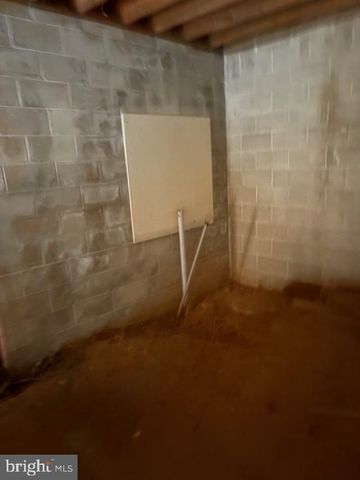 212 W GARDEN RD, Vineland, NJ 08360