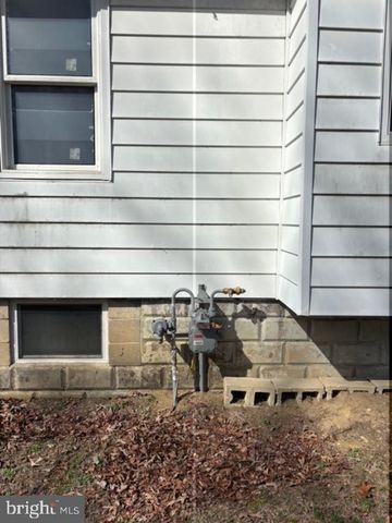 212 W GARDEN RD, Vineland, NJ 08360